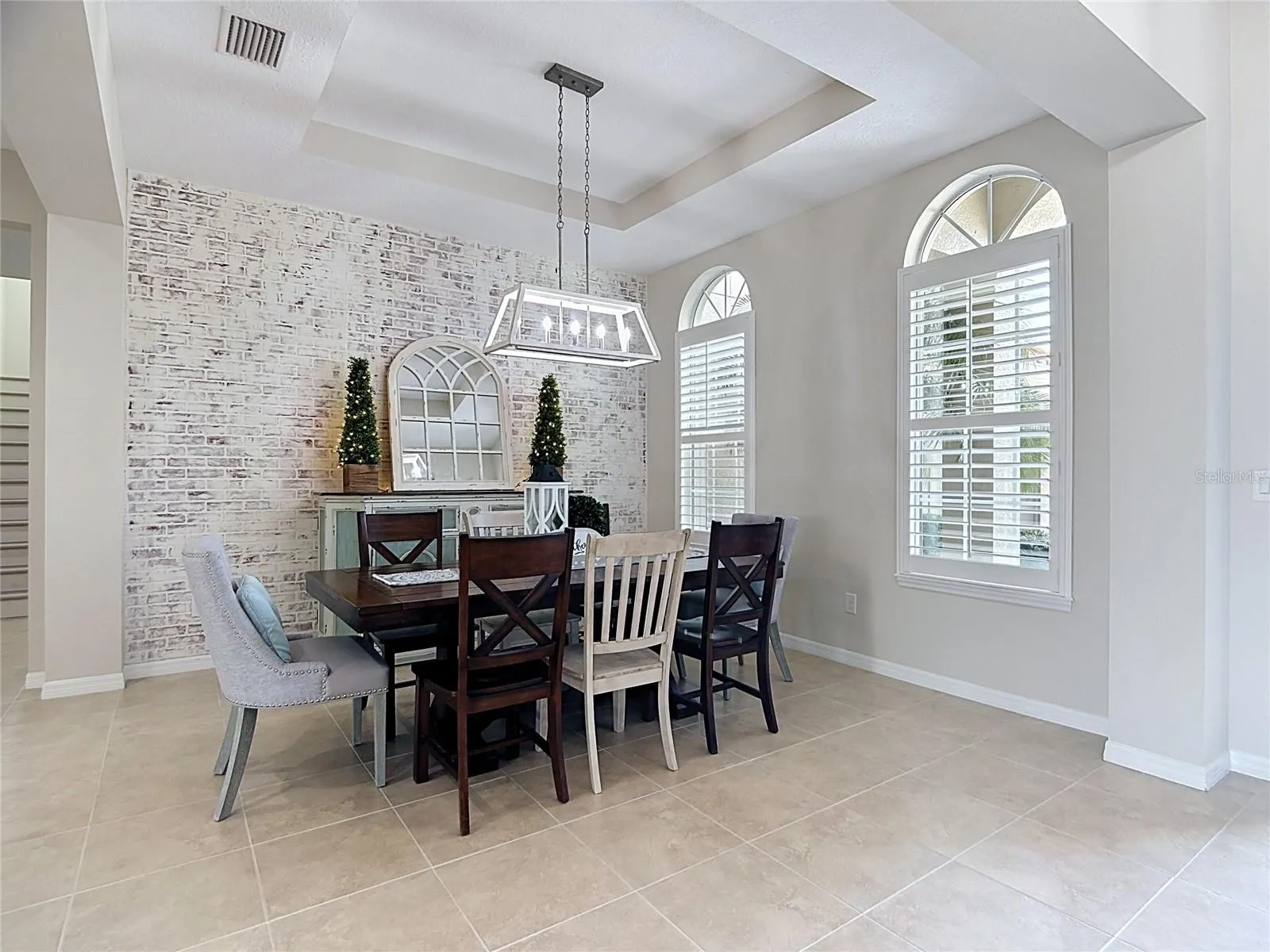 Dining Rm w/ Accent Wall
