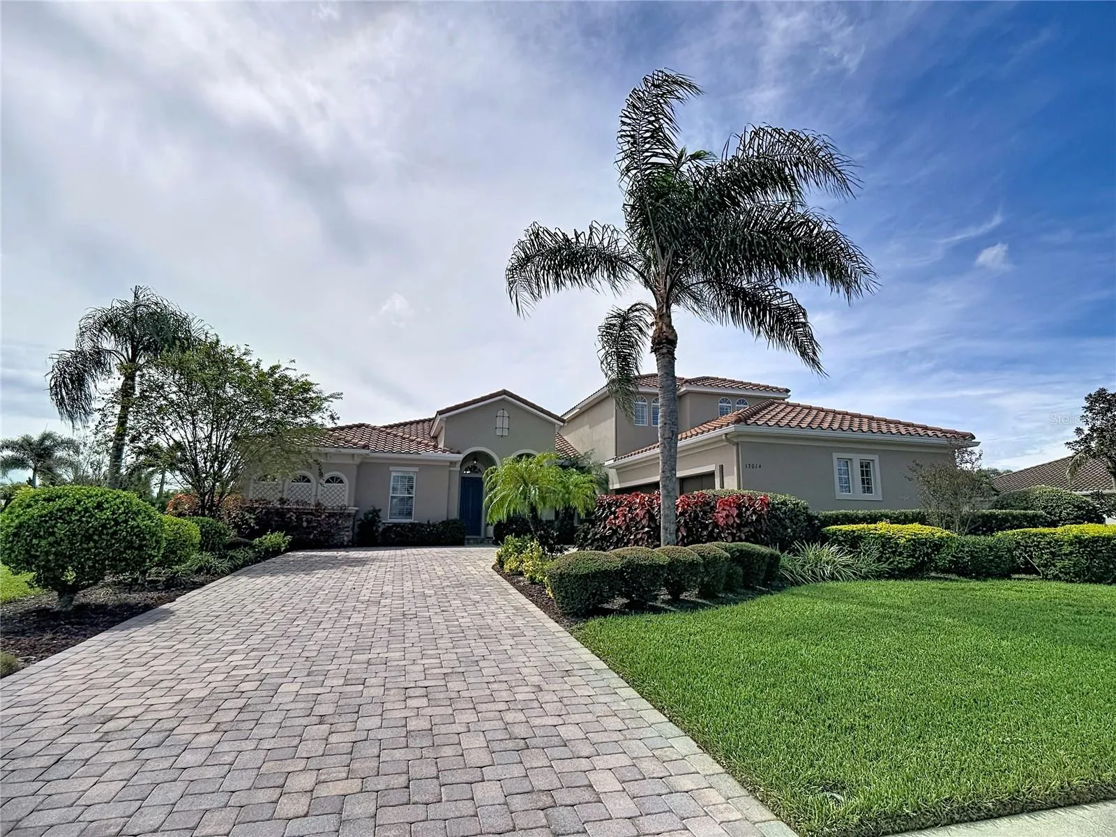 3905 Sq Ft.  4 BDs &amp; 4 Full Baths