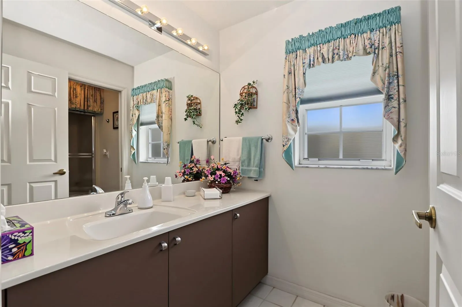 Full Guest bath