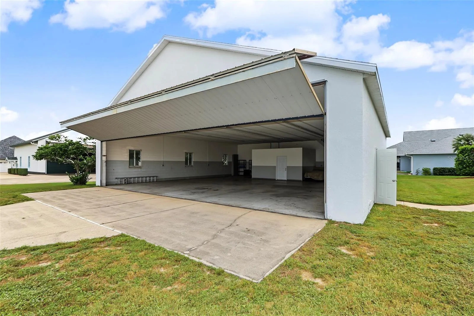 50x50 Hangar