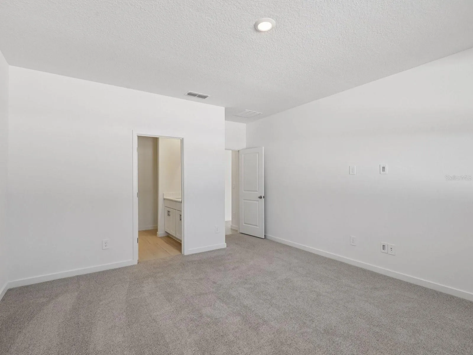 Photo is not of the actual home, but is an inspirational photo of builder’s model home and may depict options, furnishings, and/or decorator features that are not included