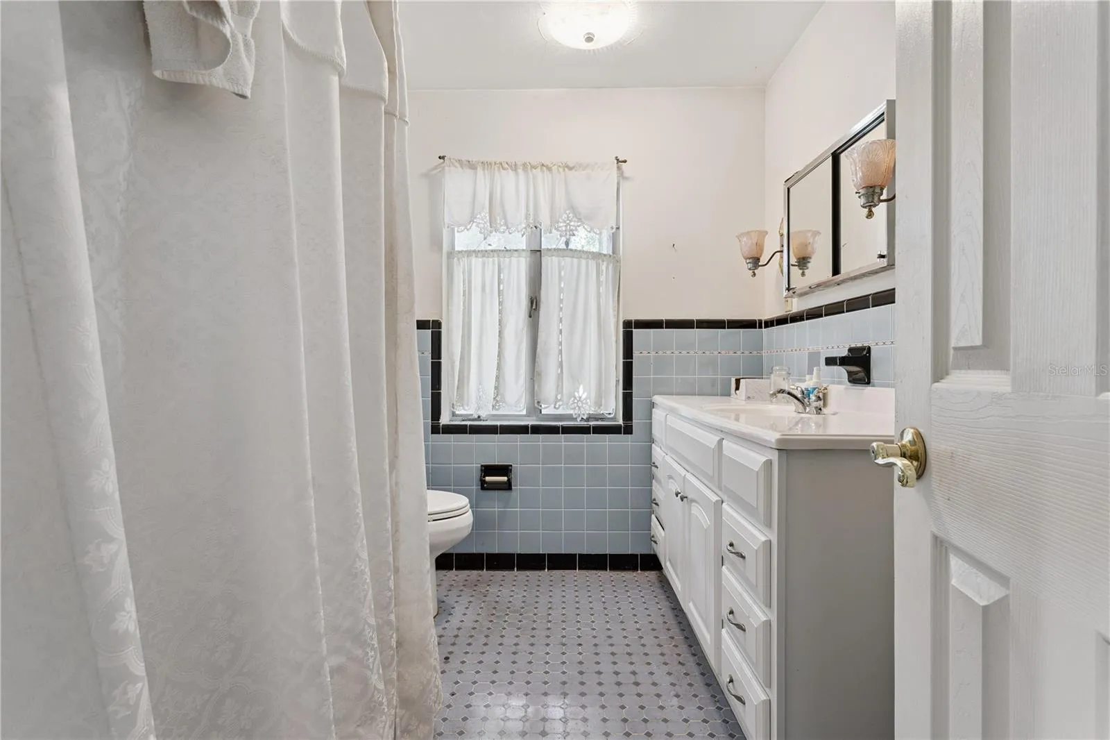 Main House Second Bathroom