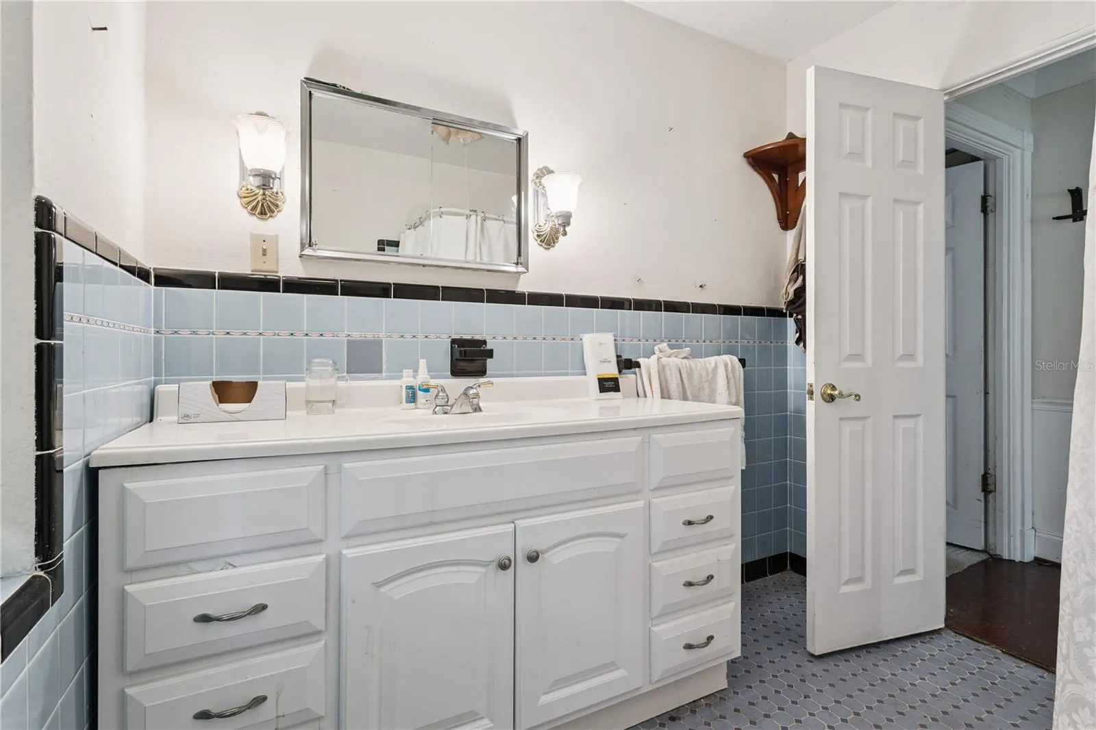 Main House Second Bathroom