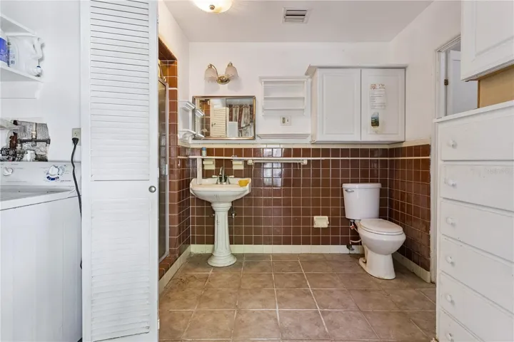 Main House Primary Batthroom