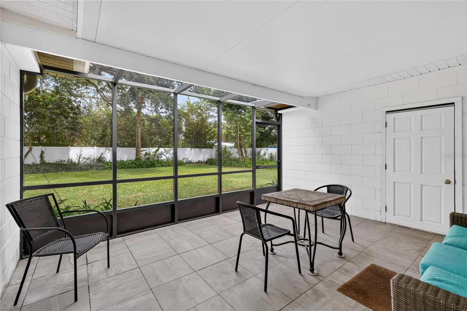 Screened Rear Lanai/Rear yard/Privacy Fence
