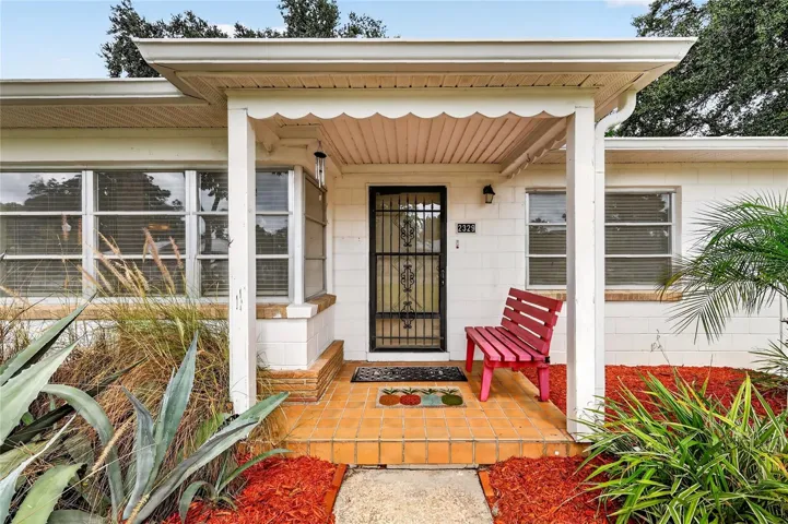 Covered Entrance/Porch