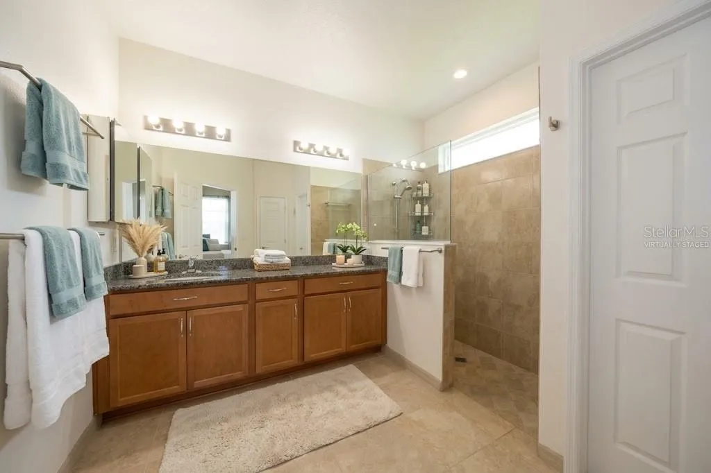 Virtually staged primary bath