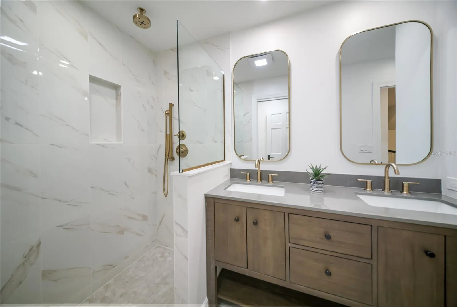 2nd bathroom.