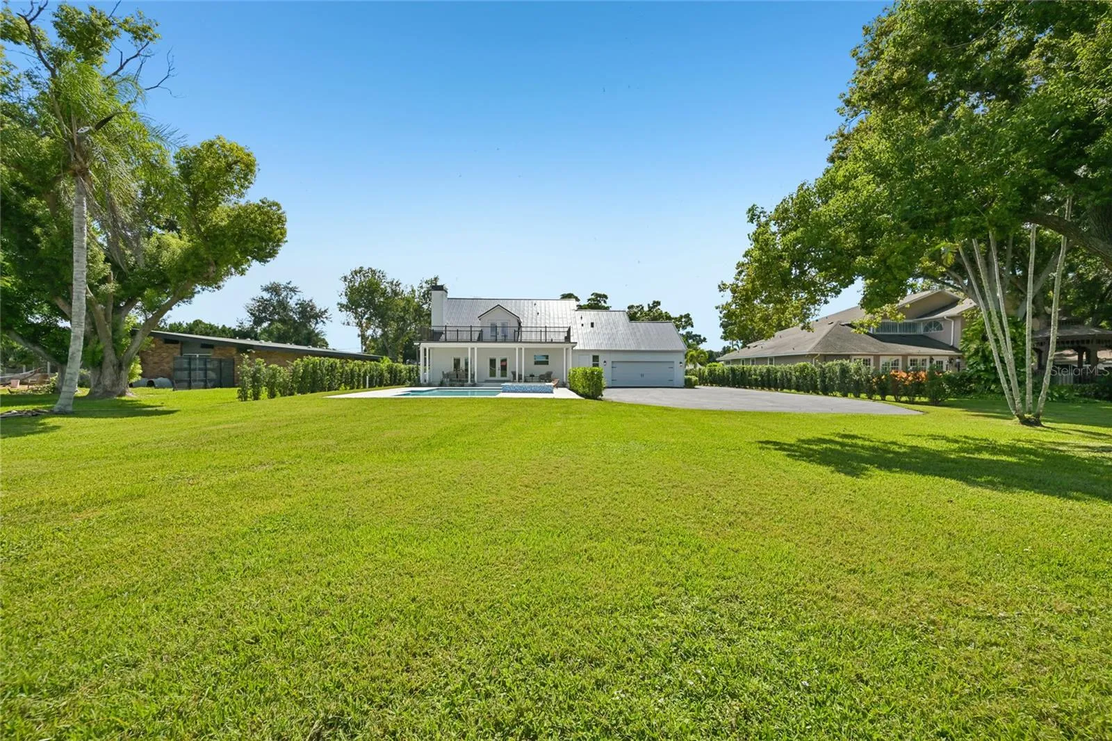 Lot is 3/4 of an acre.