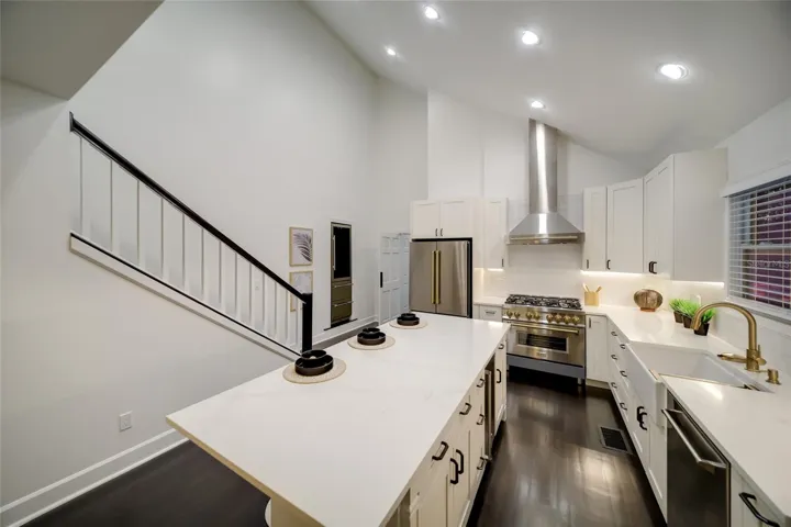 Vaulted Ceilings in the kitchen.