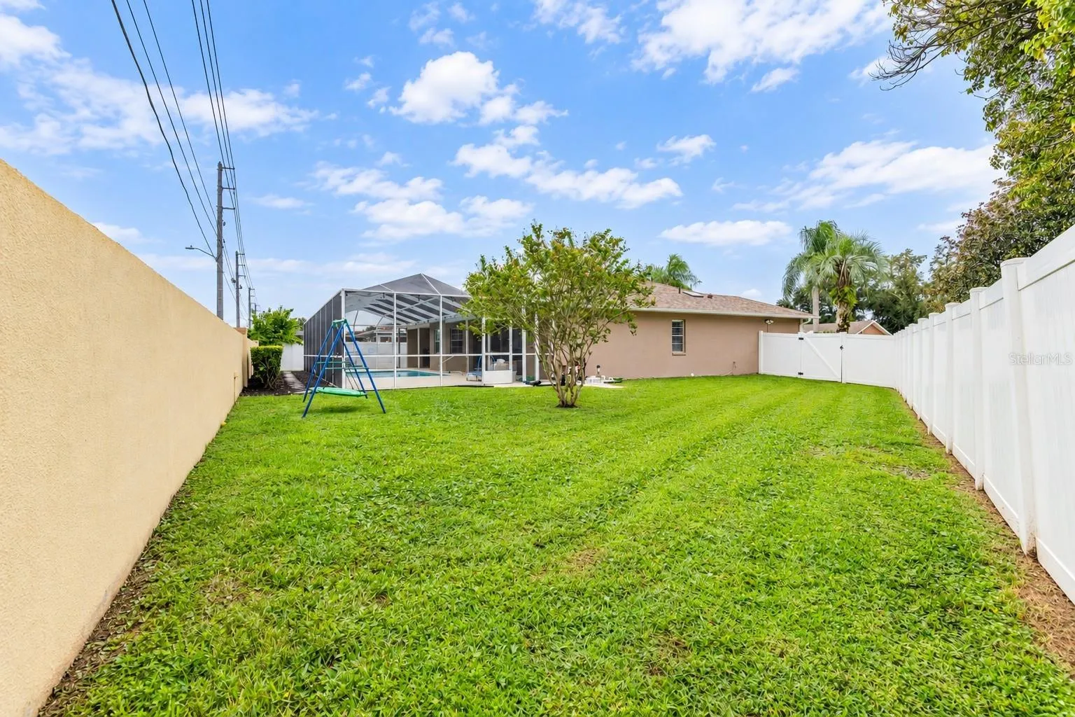 Large side yard.