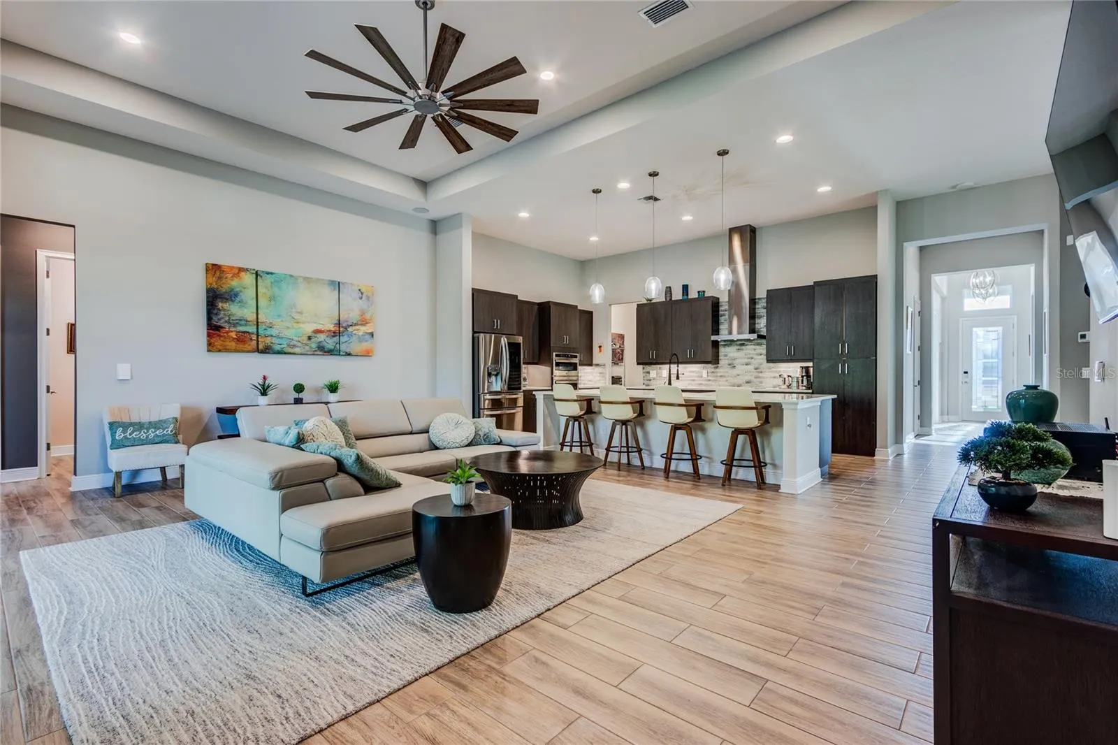 Spacious leisure room!