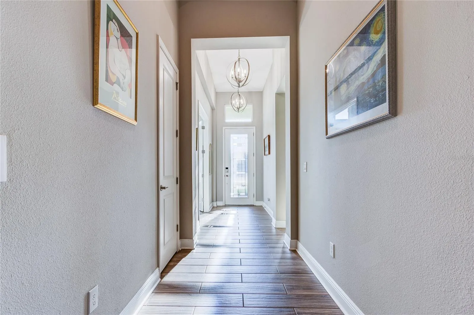 Sleek entry!