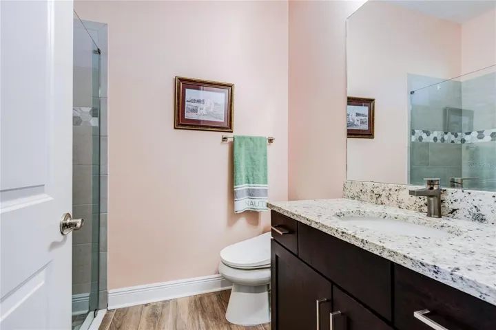 Full bath on same wing as 4th bedroom for privacy