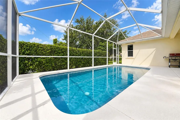 Private pool in floor cleaner, west facing, new pool body finish 2022, w/ covered lanai.