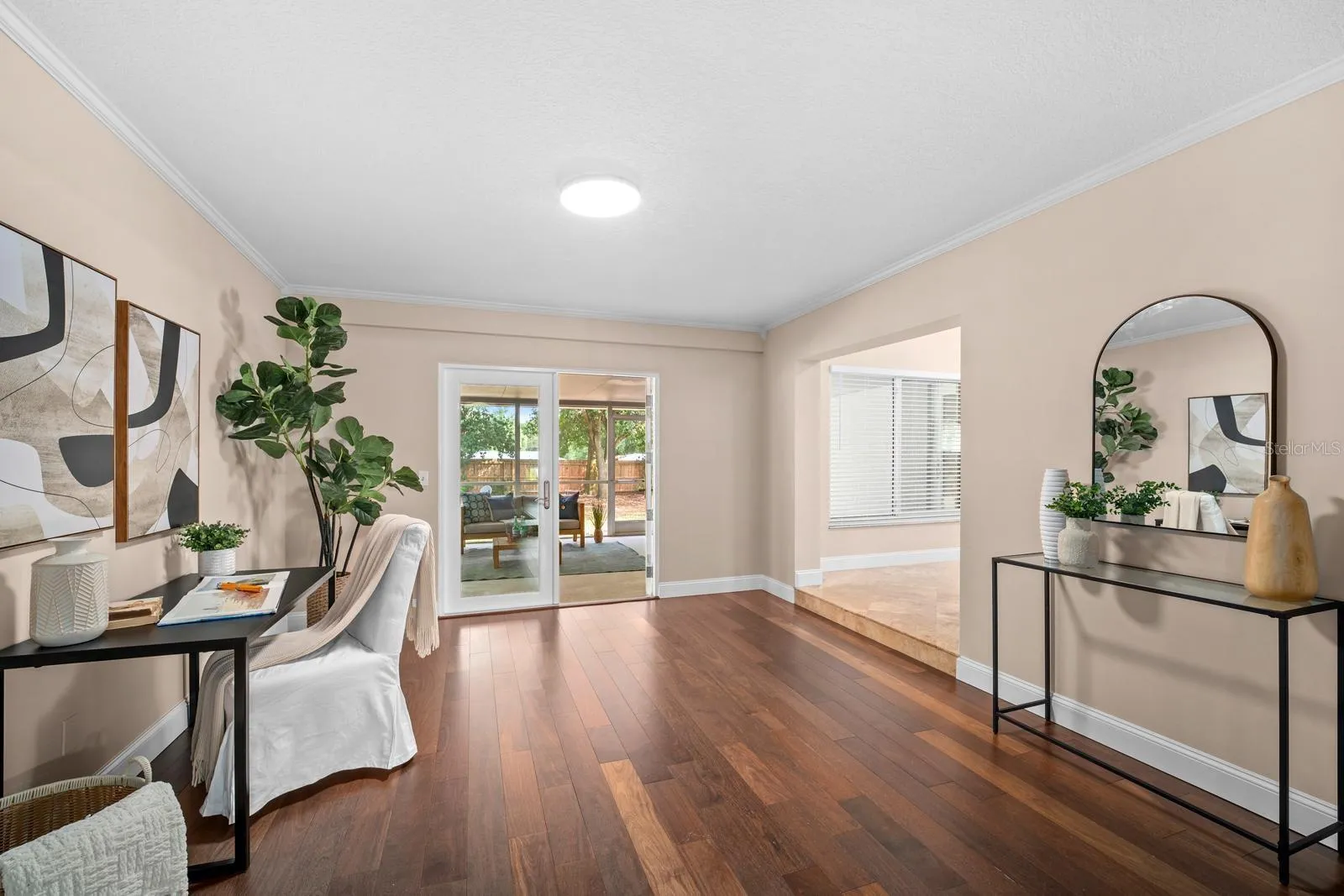 Rear bonus room