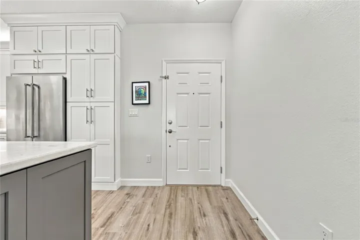 Kitchen Entry &amp; Custom Cabinetry