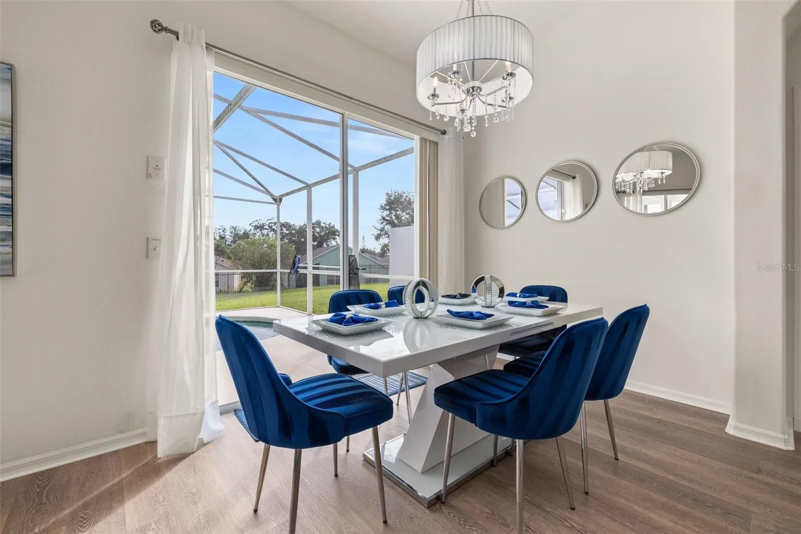 Dining area off living room