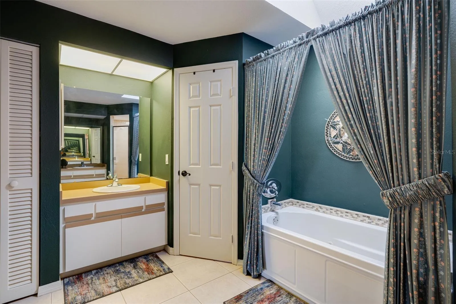 Master Bath - Dual Sinks, Bath &amp; Shower