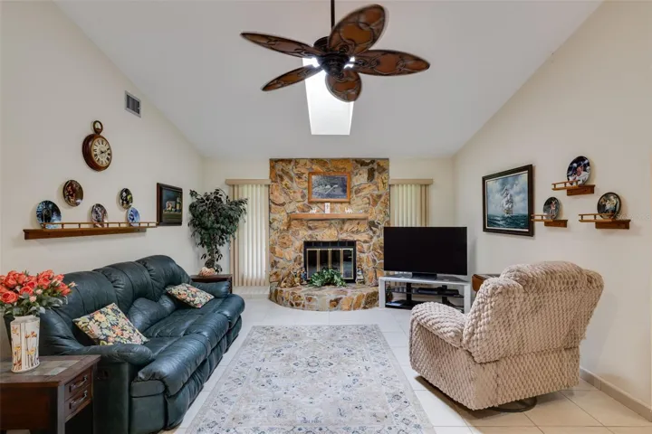 Family Room, electric fireplace, decorative only