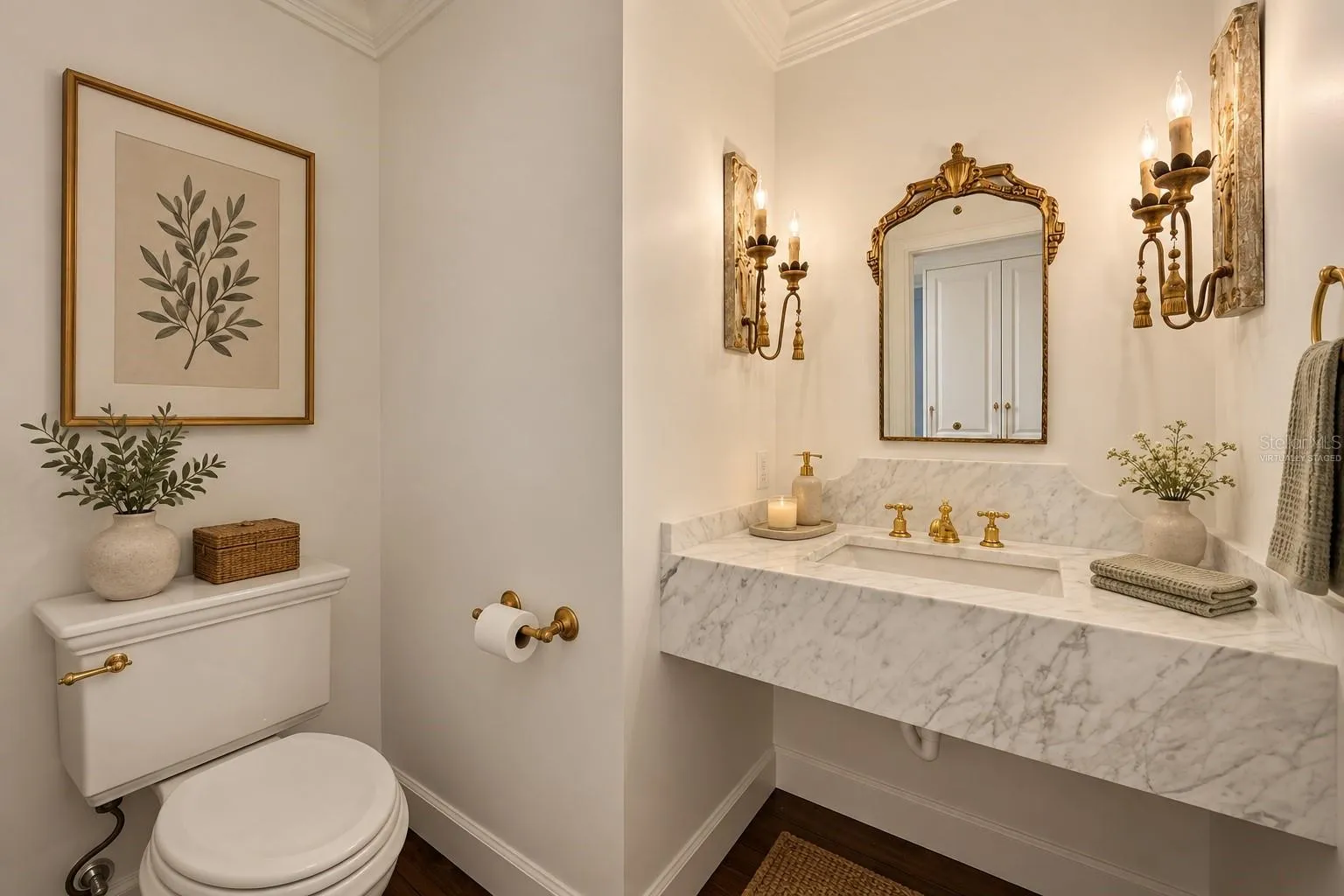 Half bathroom *virtually staged