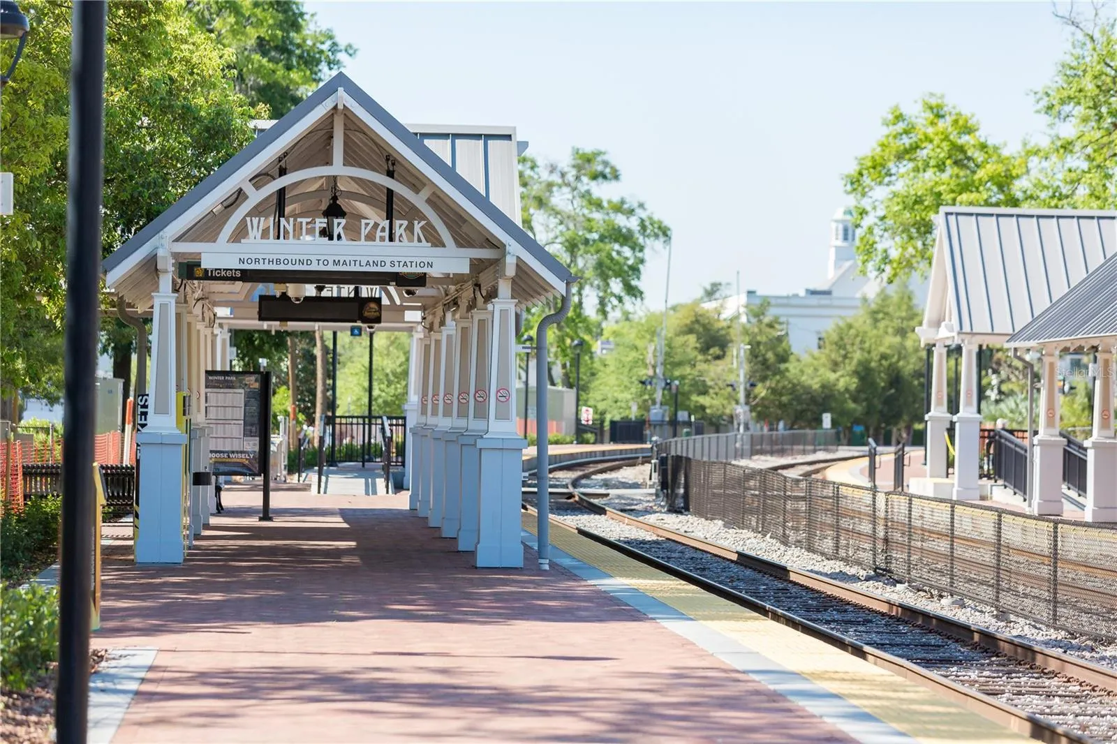 5 minute walk to the Winter Park Sunrail station