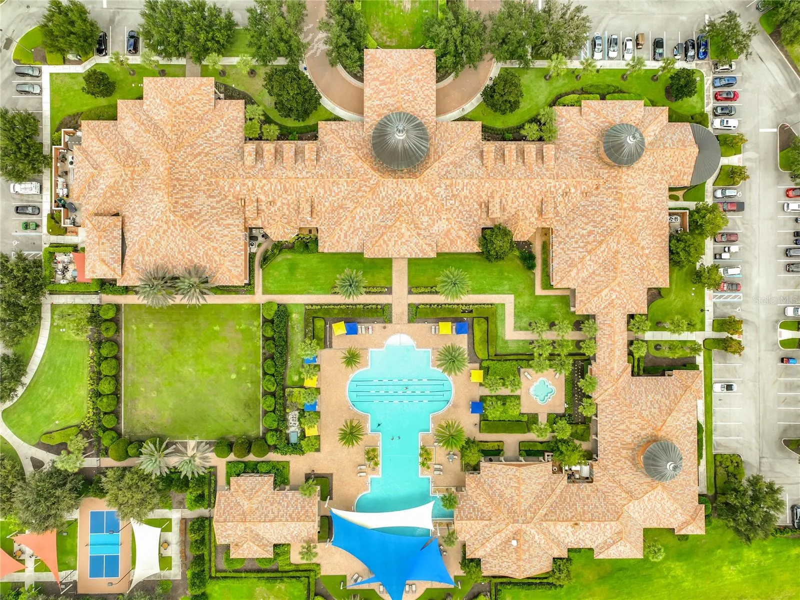 Clubhouse with private restaraunt
