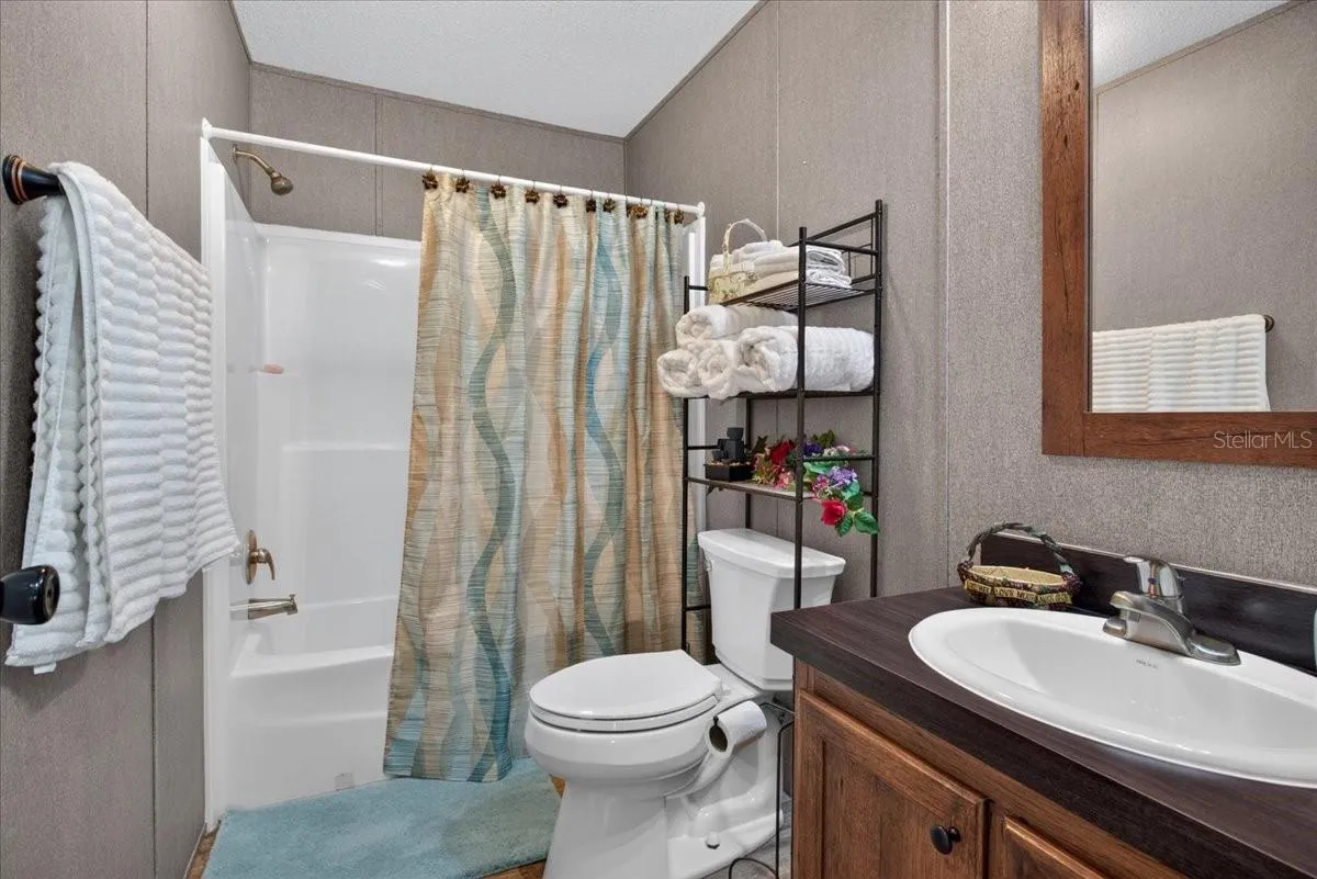Guest bathroom in the modular home