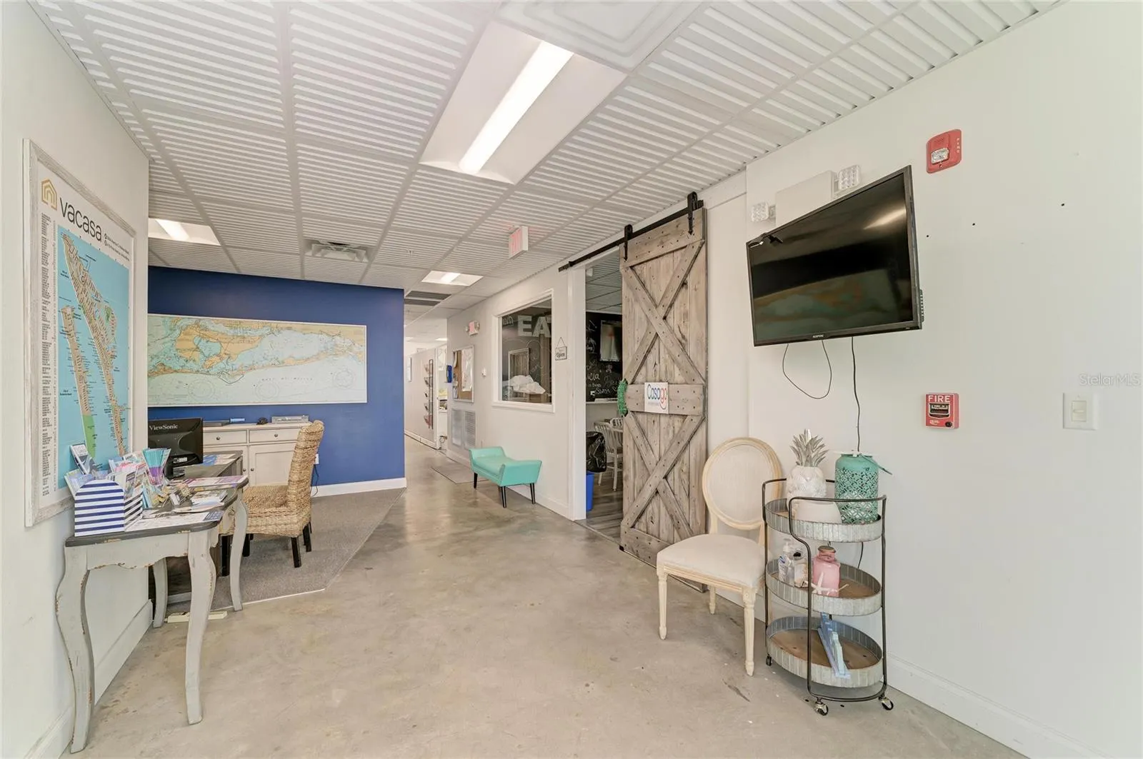 Third Level - Lobby area