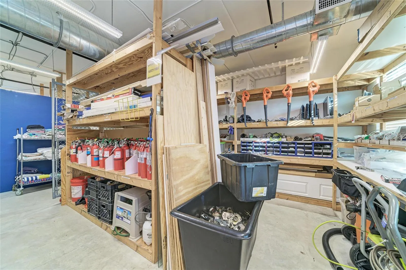 Second level - Maintenance storage