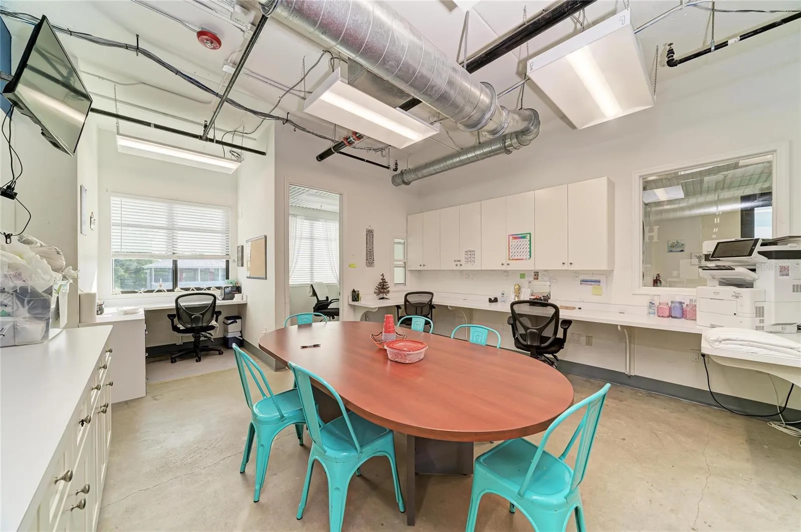 Second Level - offices