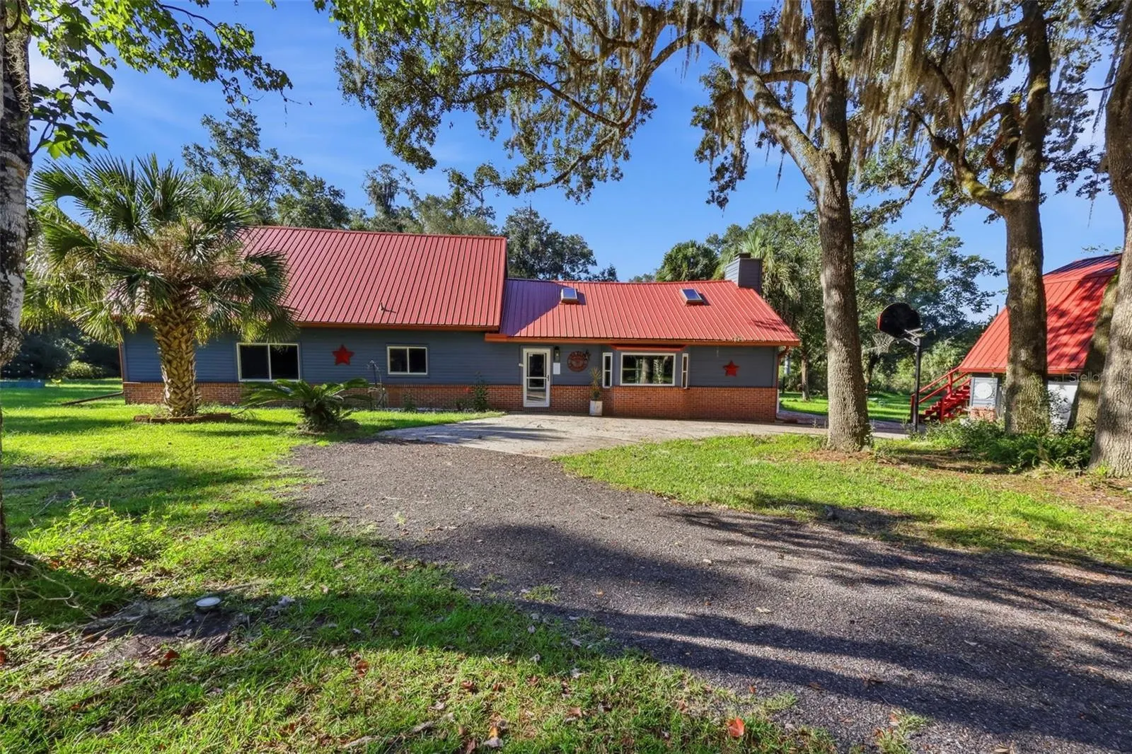 FRONT EXTERIOR