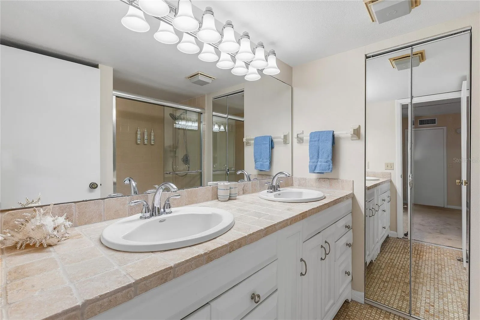 Primary Bath with dual sinks