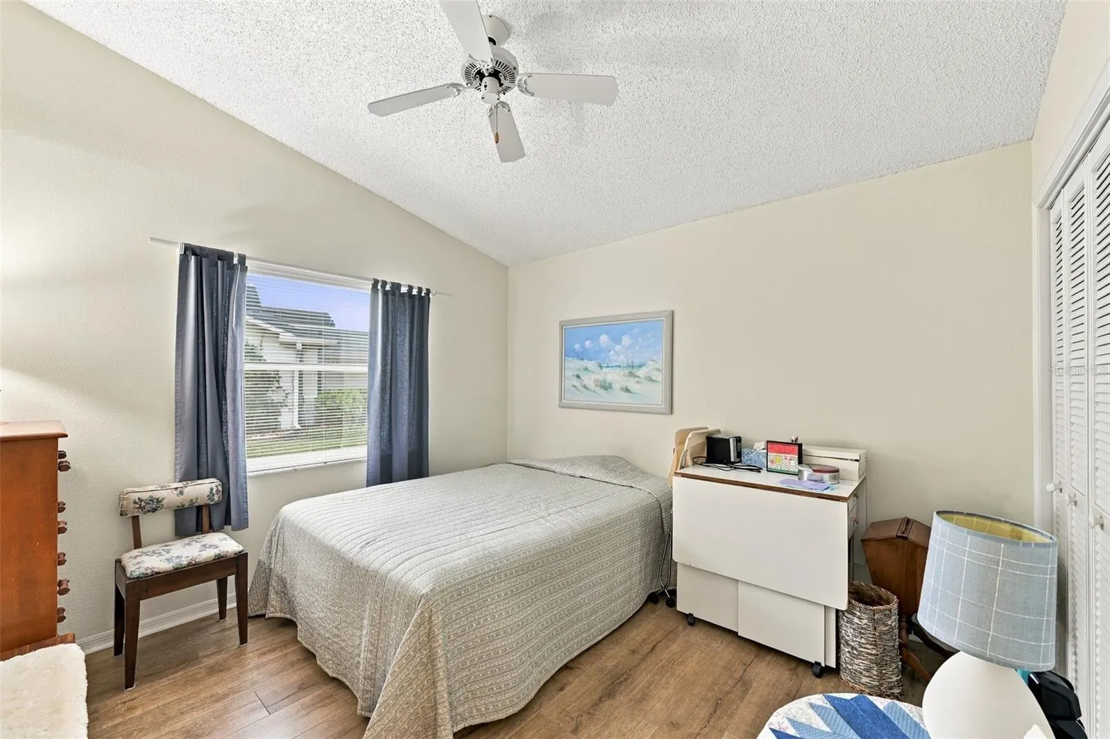 2nd bedroom