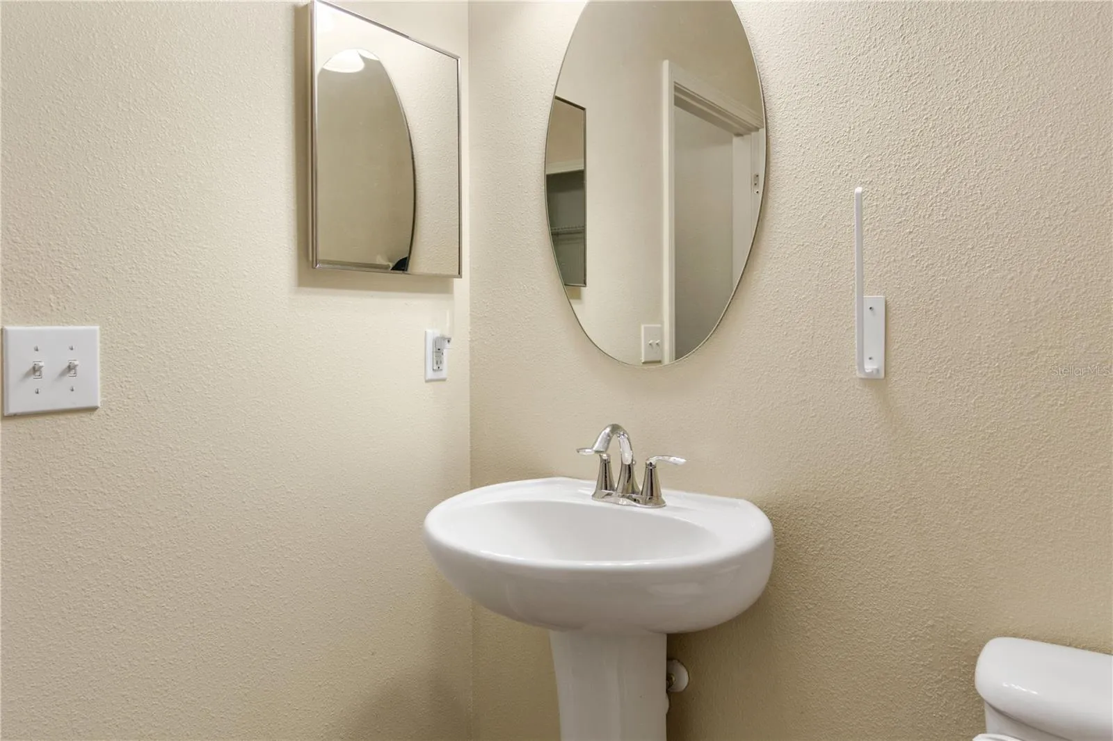 1/2 Bath