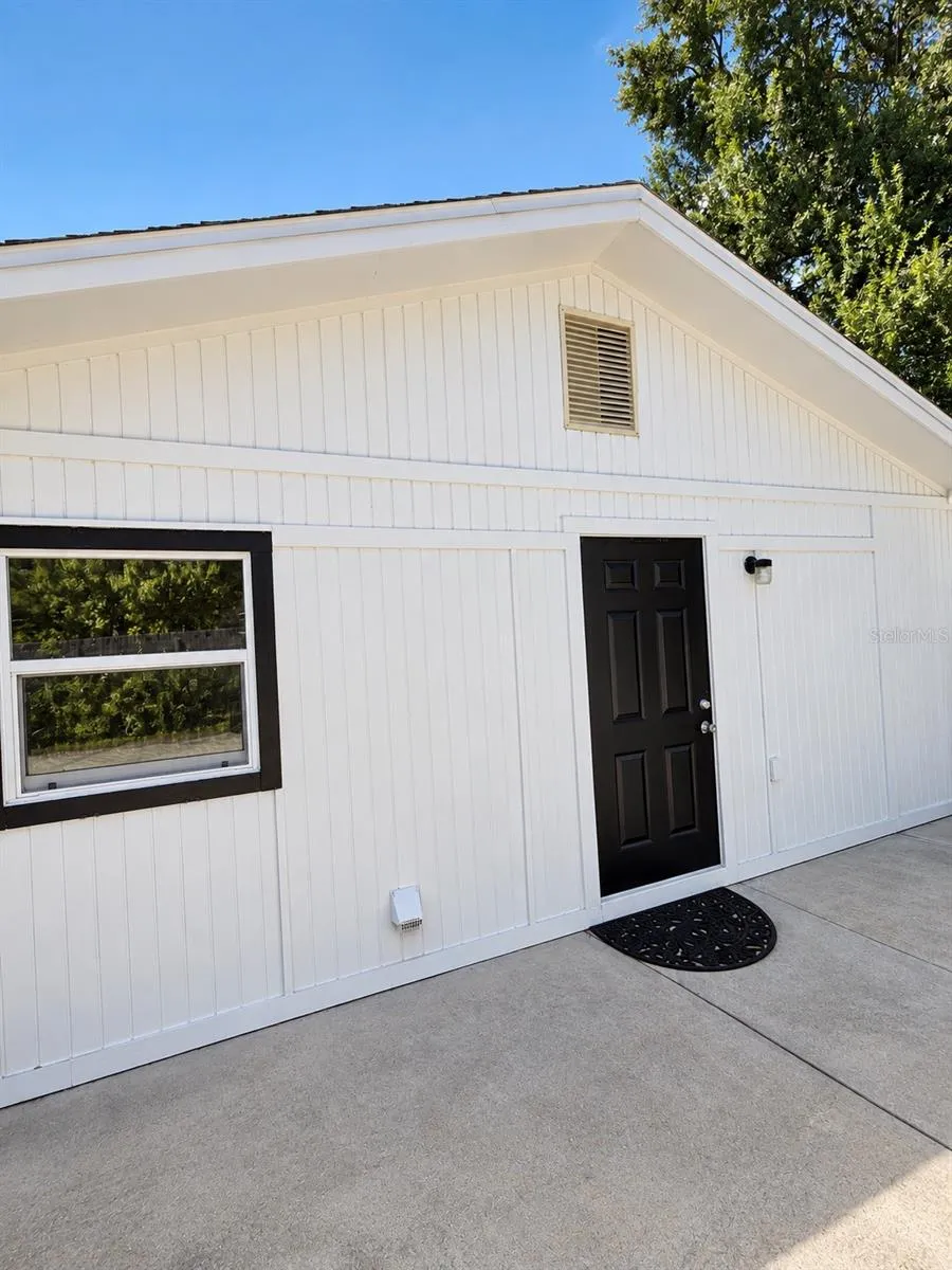 Private Entrance to Additional Living Area