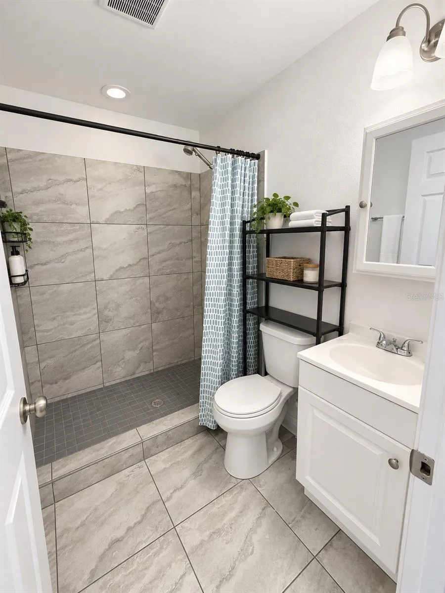 Additional Living Area – Bathroom