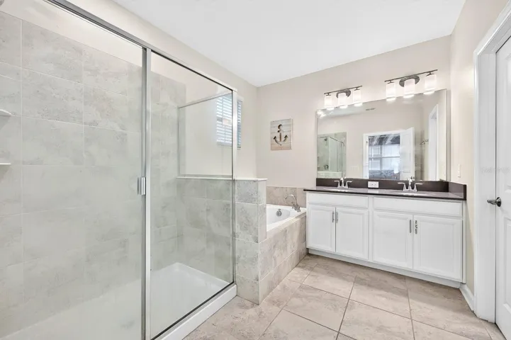 Master Bathroom (2)