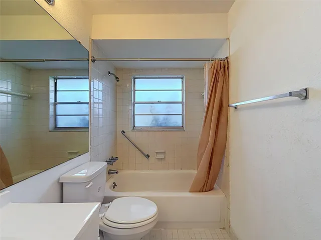 hall/guest bath