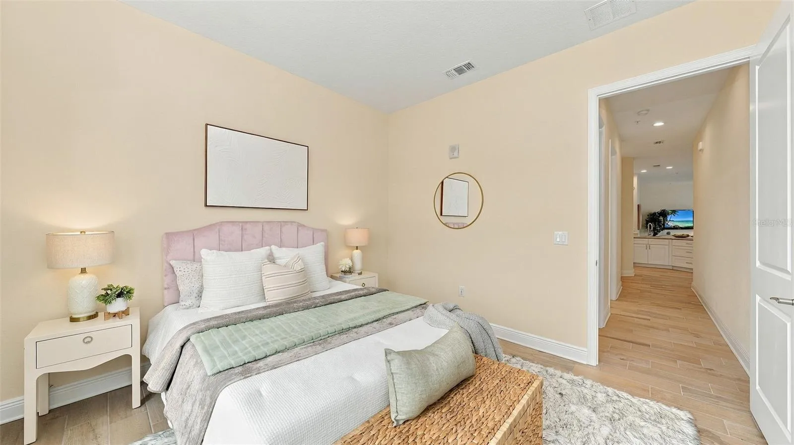 Guest bedroom