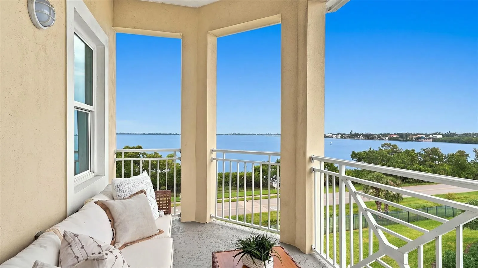 Bay view balcony off great room