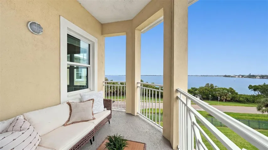 Bay view balcony off great room