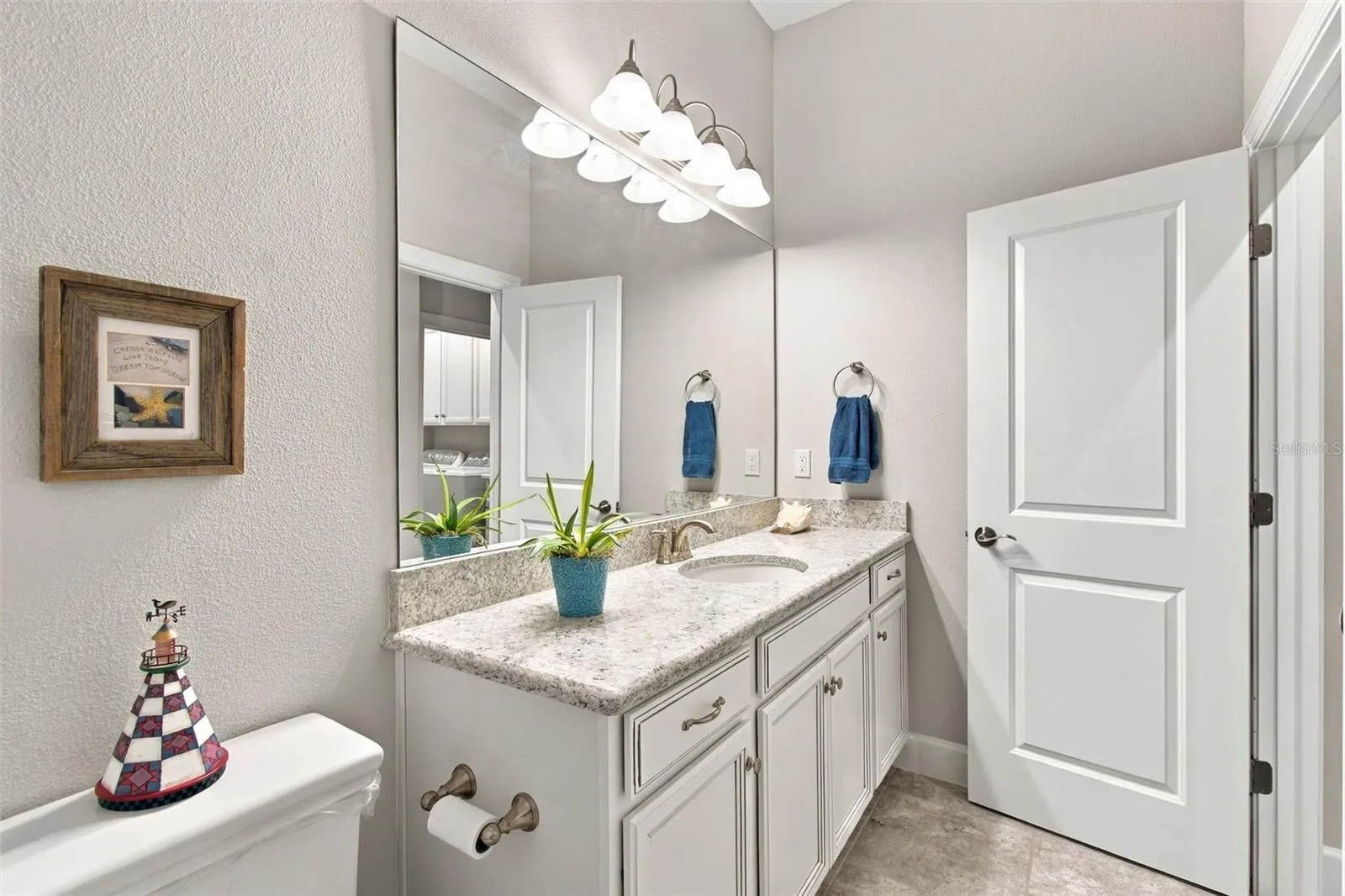 Hall Bath 3