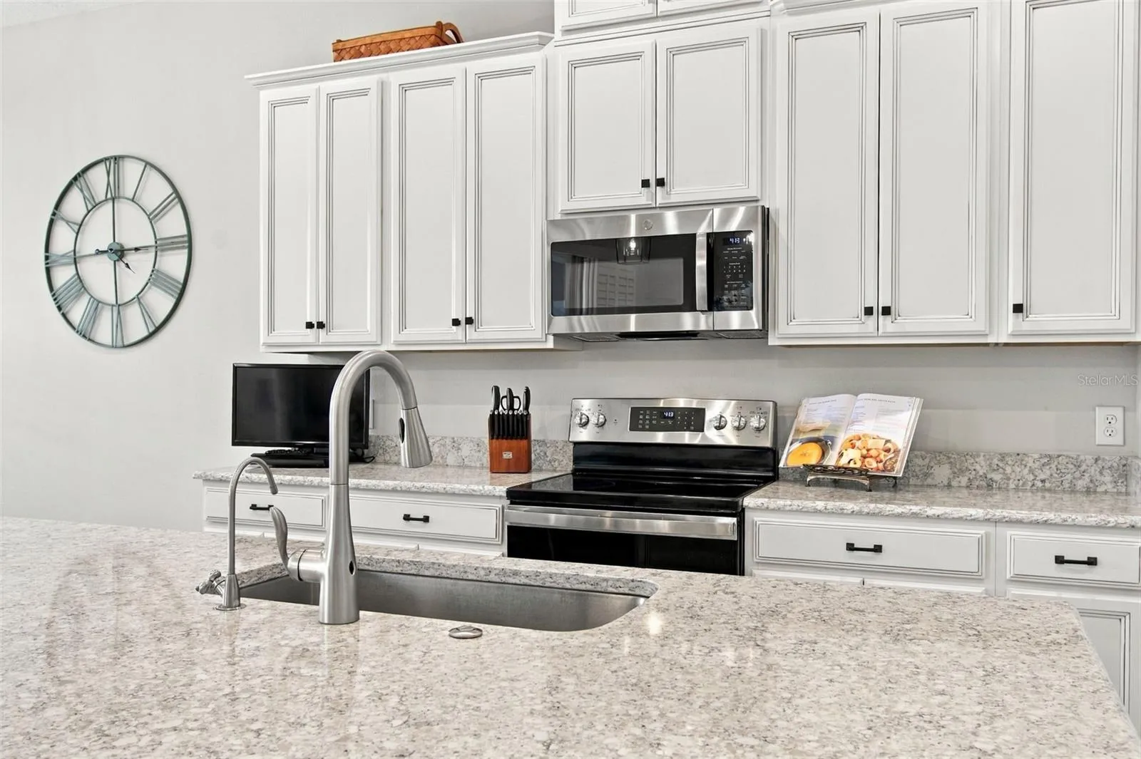 Quartz counter
