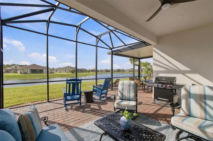 Partially Covererd Lanai: Wide Pond view from Lanai
