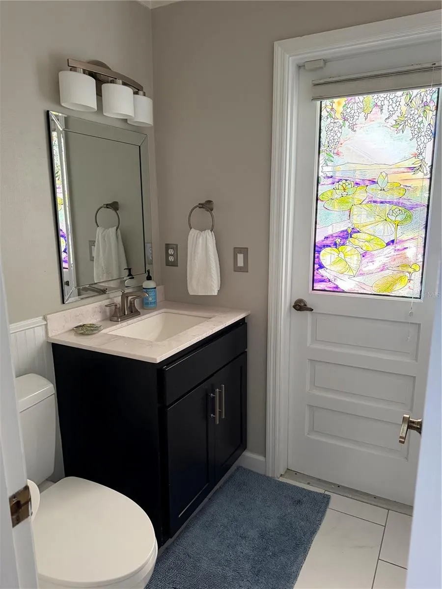 Ensuite bath with door to outside