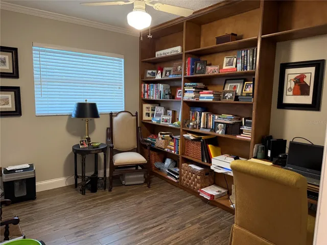 Office/5th bedroom