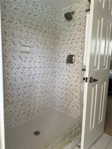 Ensute shower