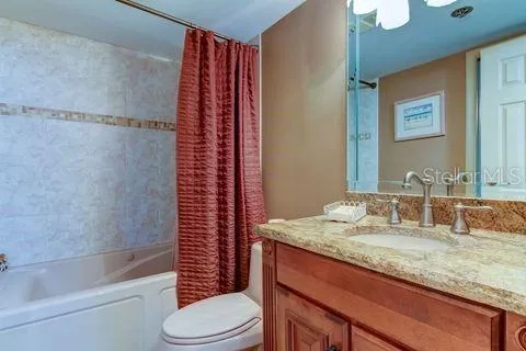 Guest Bath with Jacuzzi Tub