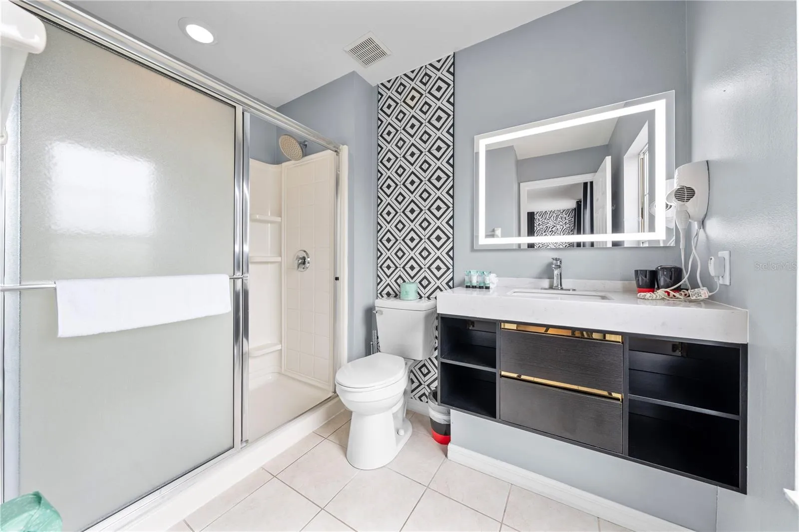 En Suite Bathroom